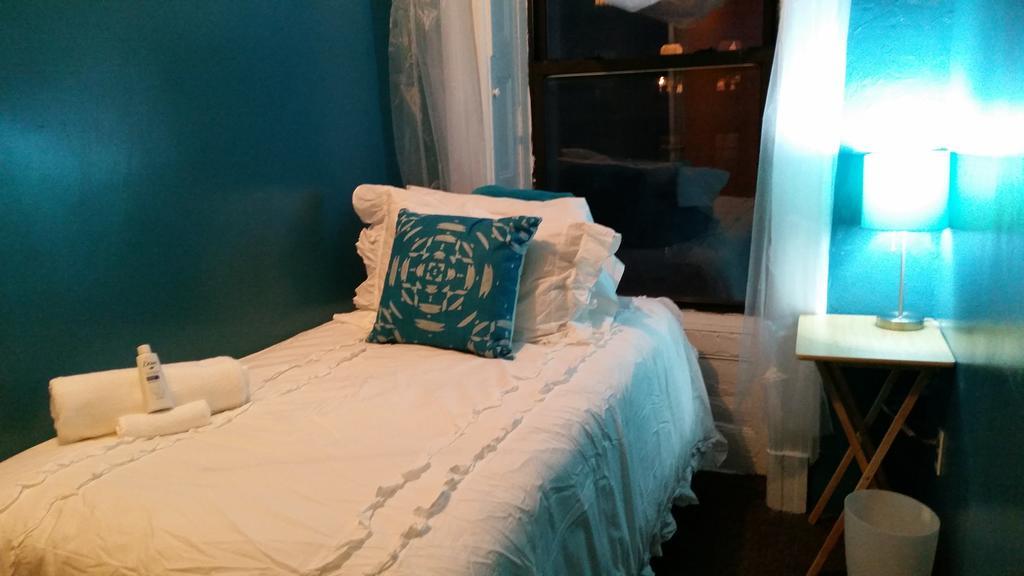 Oyo Bed And Breakfast New York Room photo